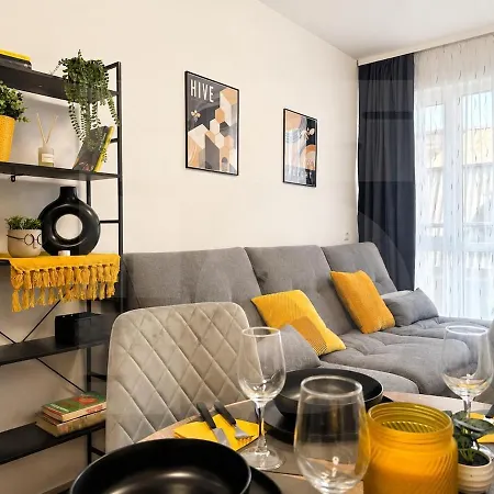 1br Golden Urban Hive With Parking * Варна