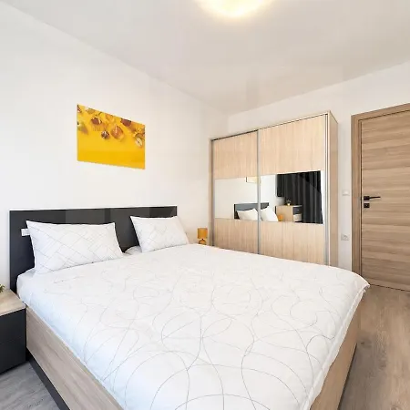 1br Golden Urban Hive With Parking Апартамент