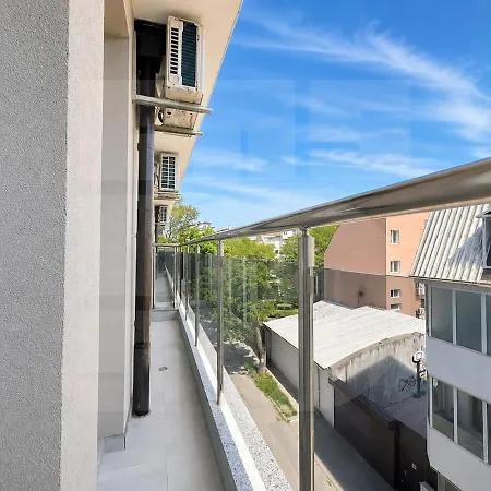 1br Golden Urban Hive With Parking Апартамент Варна