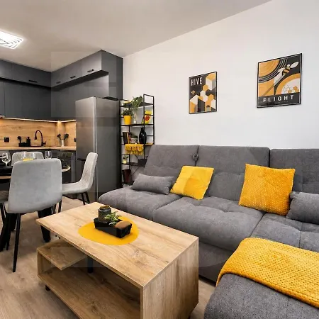 1br Golden Urban Hive With Parking Апартамент Варна